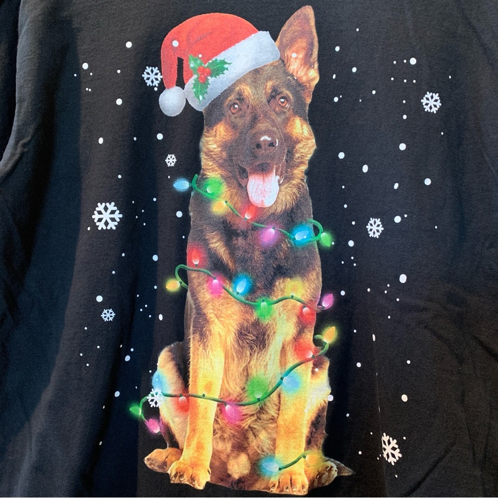 PORT & COMPANY Black German Shepherd Christmas T-shirt Unisex Medium - Picture 3 of 6